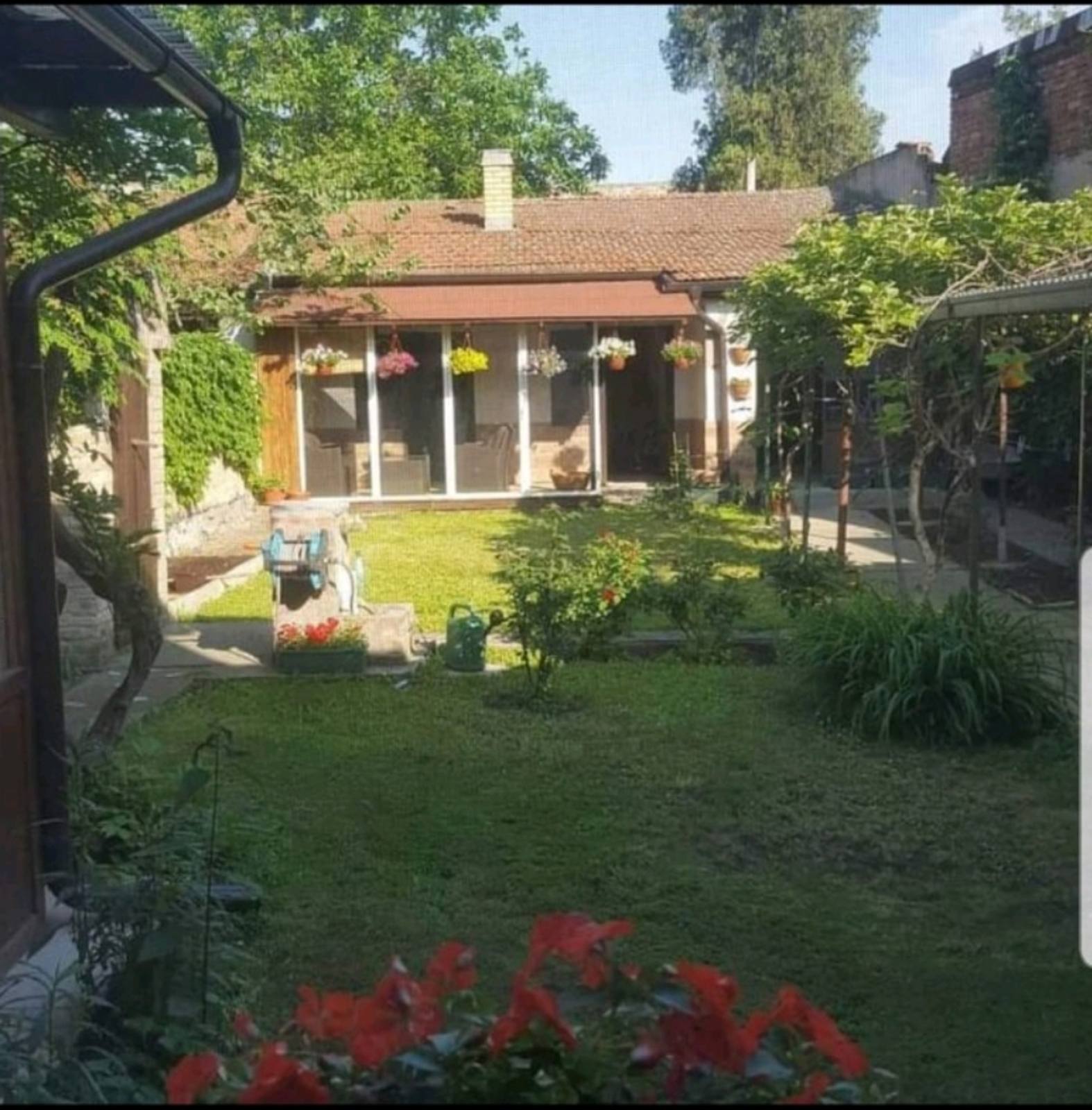 Odlična kuća u centru – Sremski Karlovci, slika 2