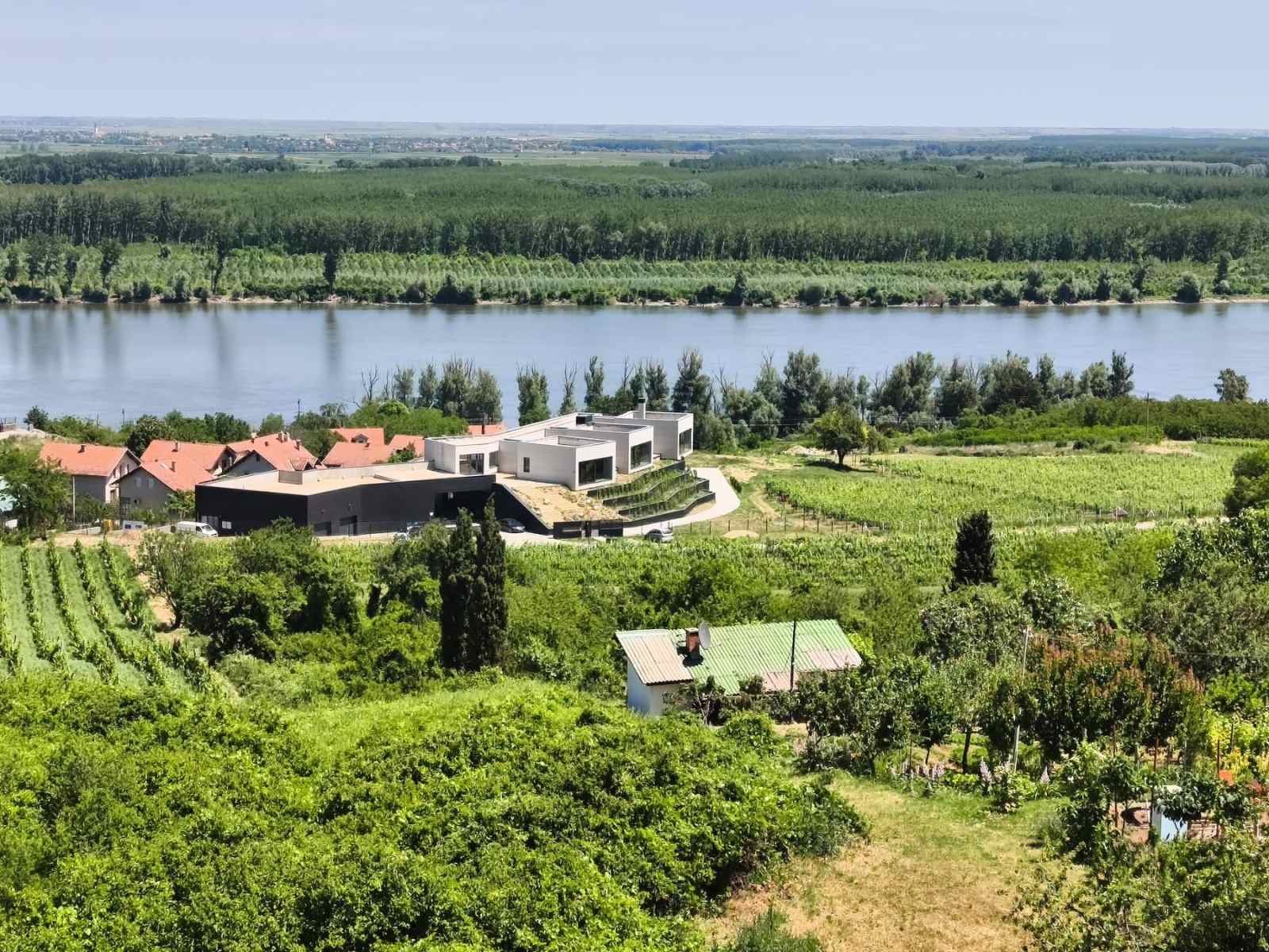 Gradjevinski plac sa otvorenim pogledom na Dunav – Sremski Karlovci | Linea Casa