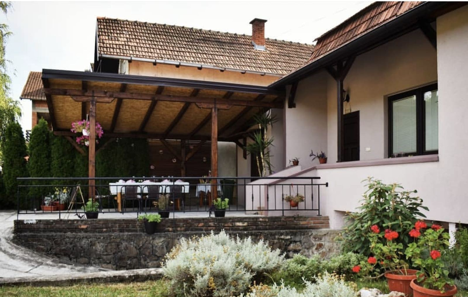 Fantastična kuća bez ulaganja u Sremskoj Kamenici!  – Sremska Kamenica | Linea Casa