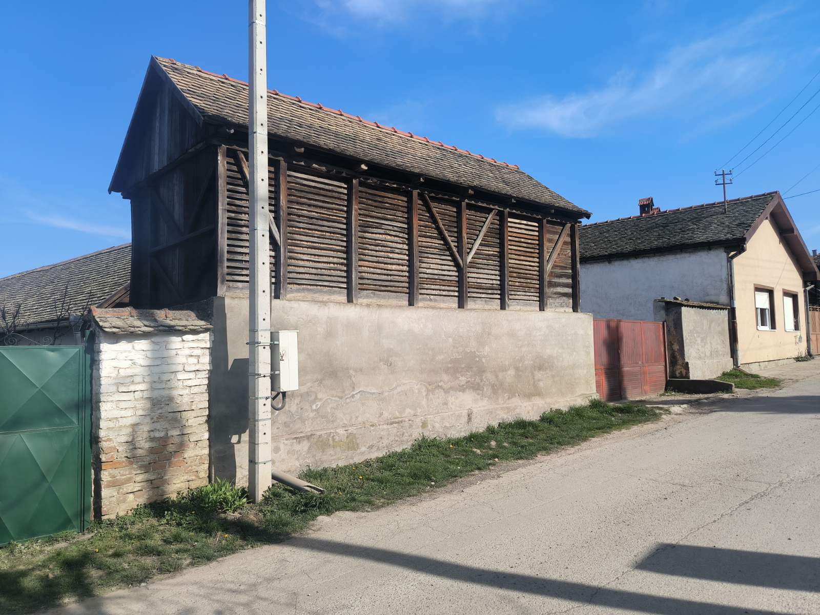 Starija kuća na odličnoj poziciji – Sremski Karlovci | Linea Casa