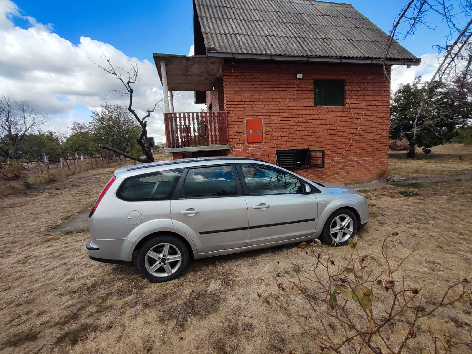 Vikendica na potezu Banstol - Krušedeol – Sremski Karlovci, slika 1