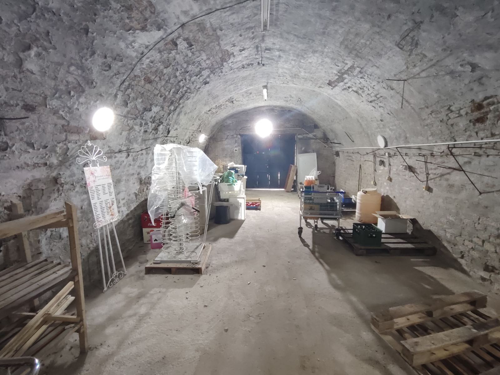 Jedinstven ugostiteljsko-stambeni kompleks u Sremskim Karlovcima. – Sremski Karlovci, slika 15